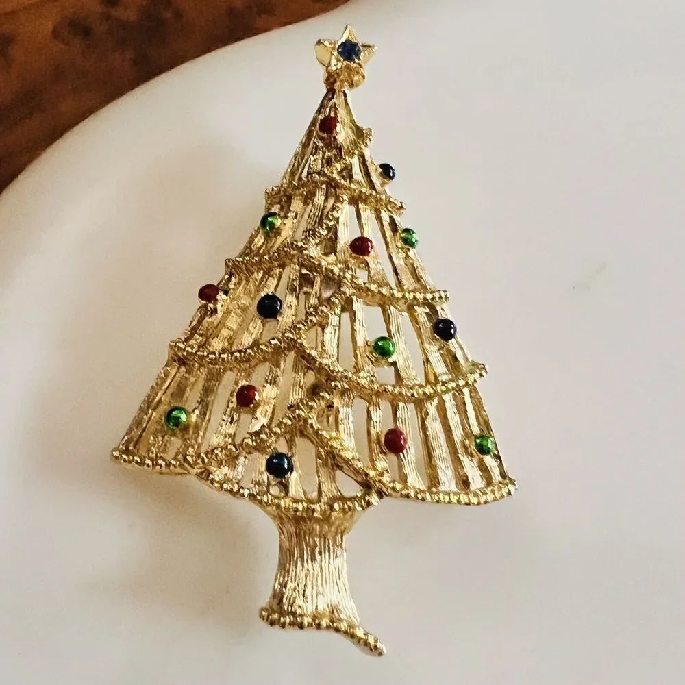 Vintage GERRY'S Signed Christmas Tree Brooch Pin Holiday Textured 4102